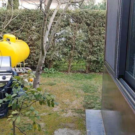 Splendida Con Giardino Sulla Spiaggia فيلة
