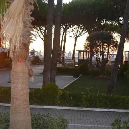 فيلة Splendida Con Giardino Sulla Spiaggia *